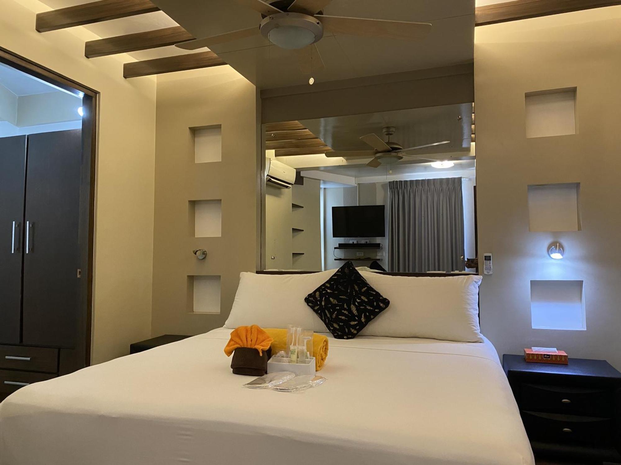 Lalaguna Villas Luxury Dive Resort And Spa Puerto Galera Exterior photo